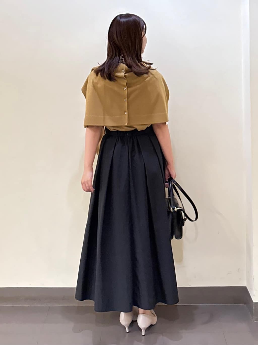 いくみさんの「UNTITLED｜【アンサンブル可/洗える】シアーノースリーブ プルオーバー」を使ったコーディネート