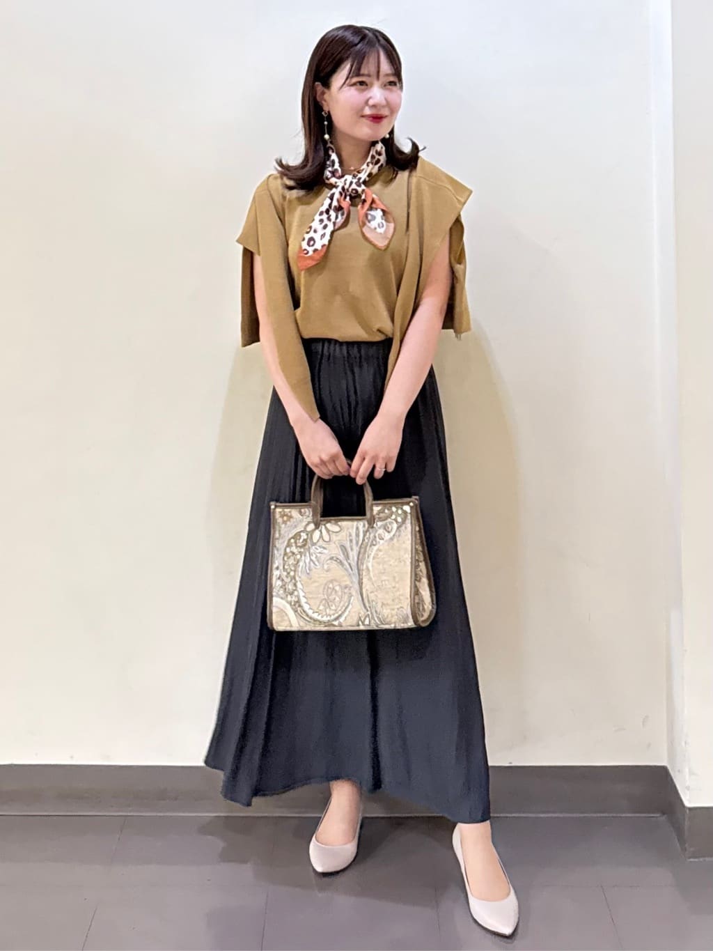 いくみさんの「UNTITLED｜【アンサンブル可/洗える】シアーノースリーブ プルオーバー」を使ったコーディネート