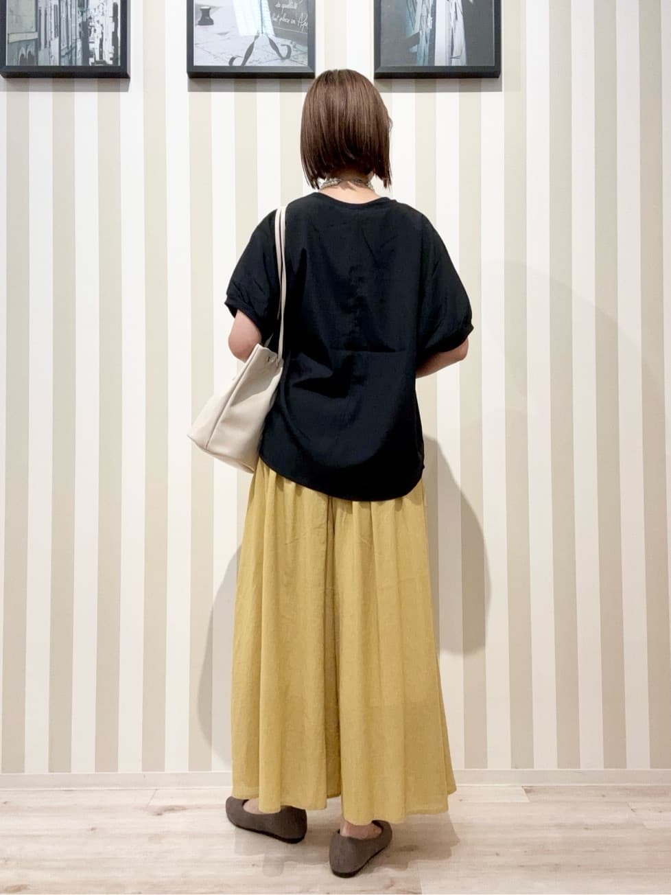 まつこさんの「SHOO･LA･RUE｜【ひんやり/洗濯後しわになりにくい】リブ切り替えドルマンブラウス」を使ったコーディネート