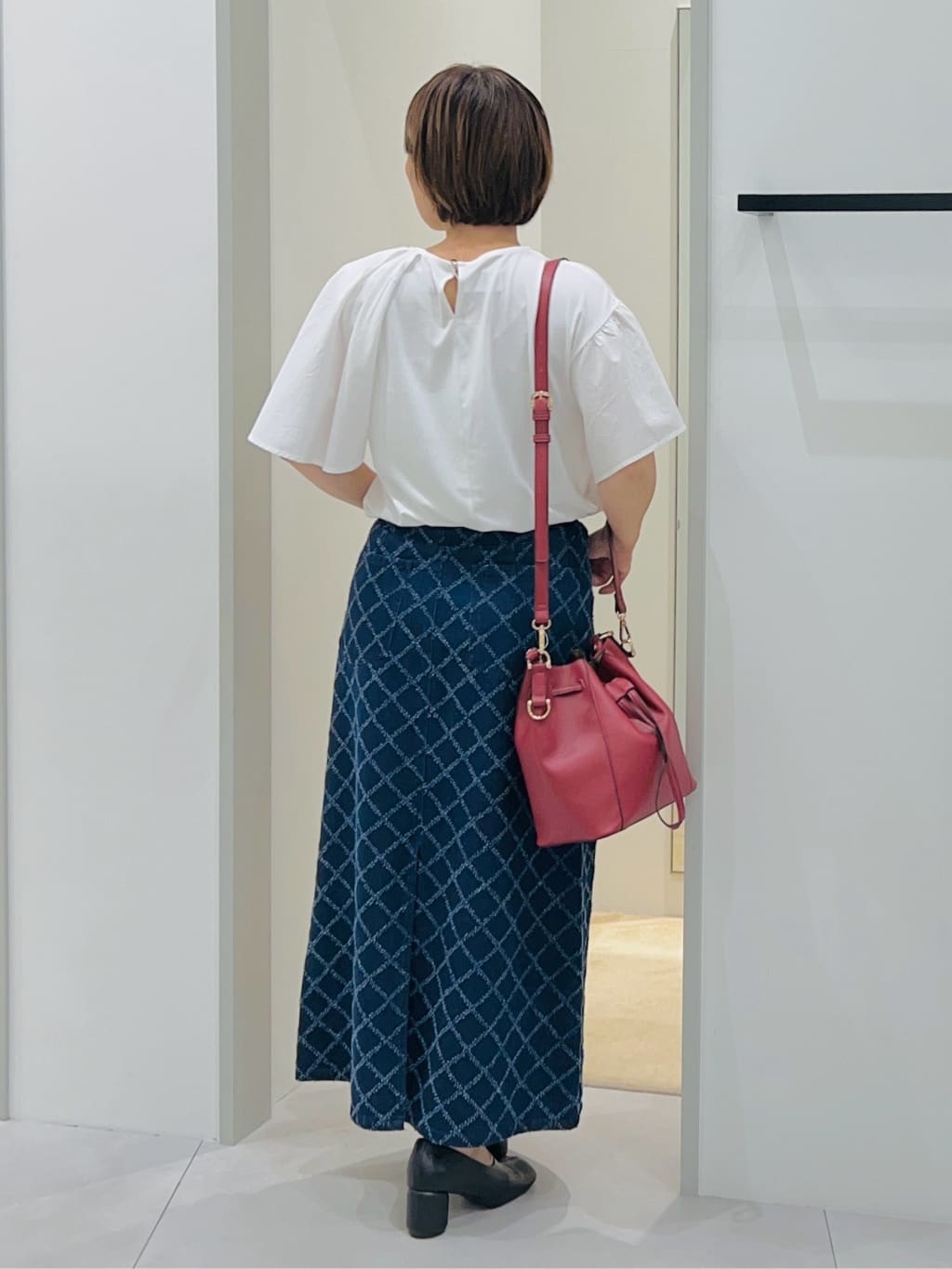 タナさんの「THE SHOP TK｜アシメケープ風プルオーバー【接触冷感/洗濯機OK】」を使ったコーディネート