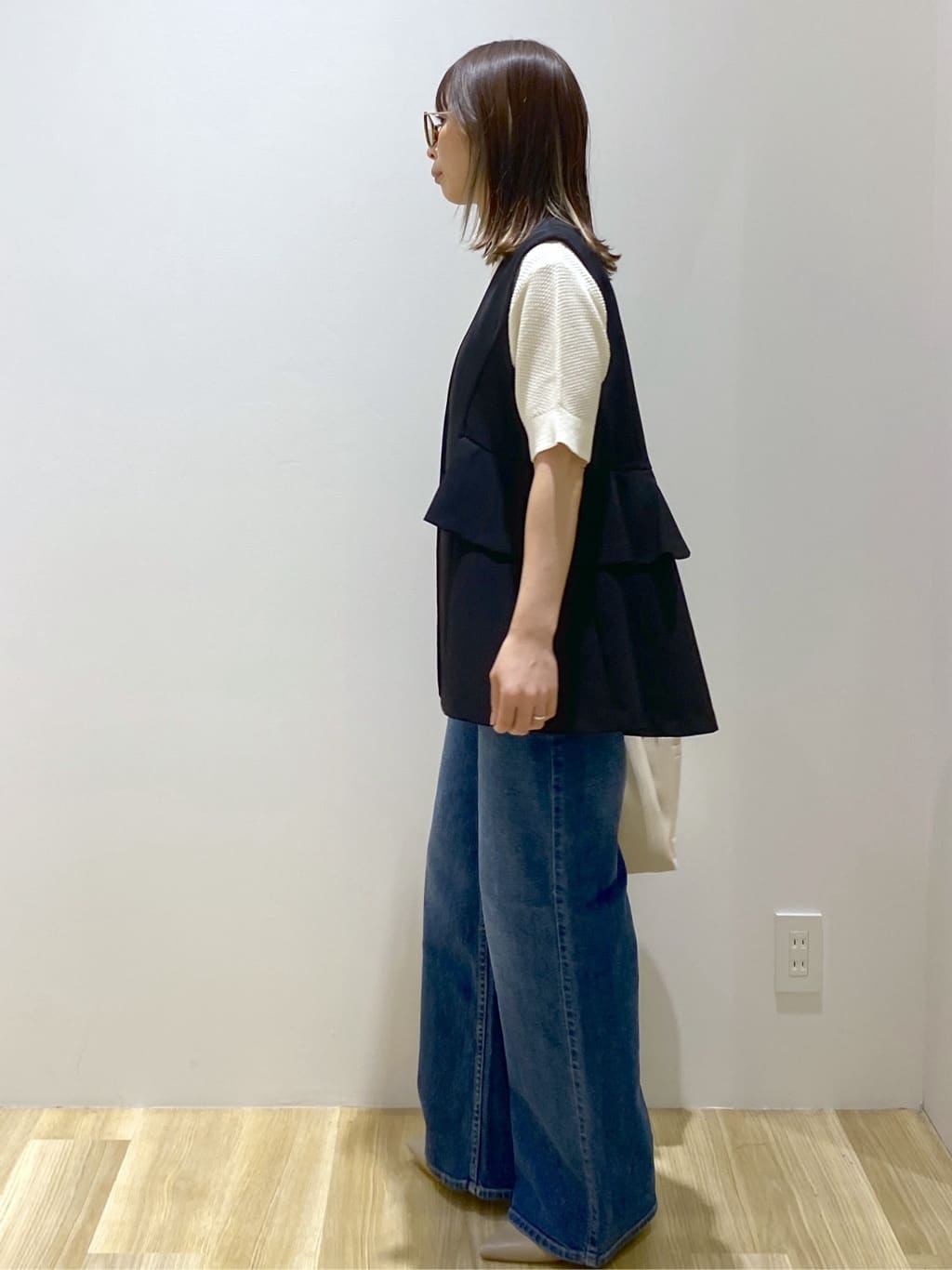 えりさんの「OPAQUE.CLIP｜フリルペプラムジレ／セットアップ対応可【洗濯機洗い可】」を使ったコーディネート