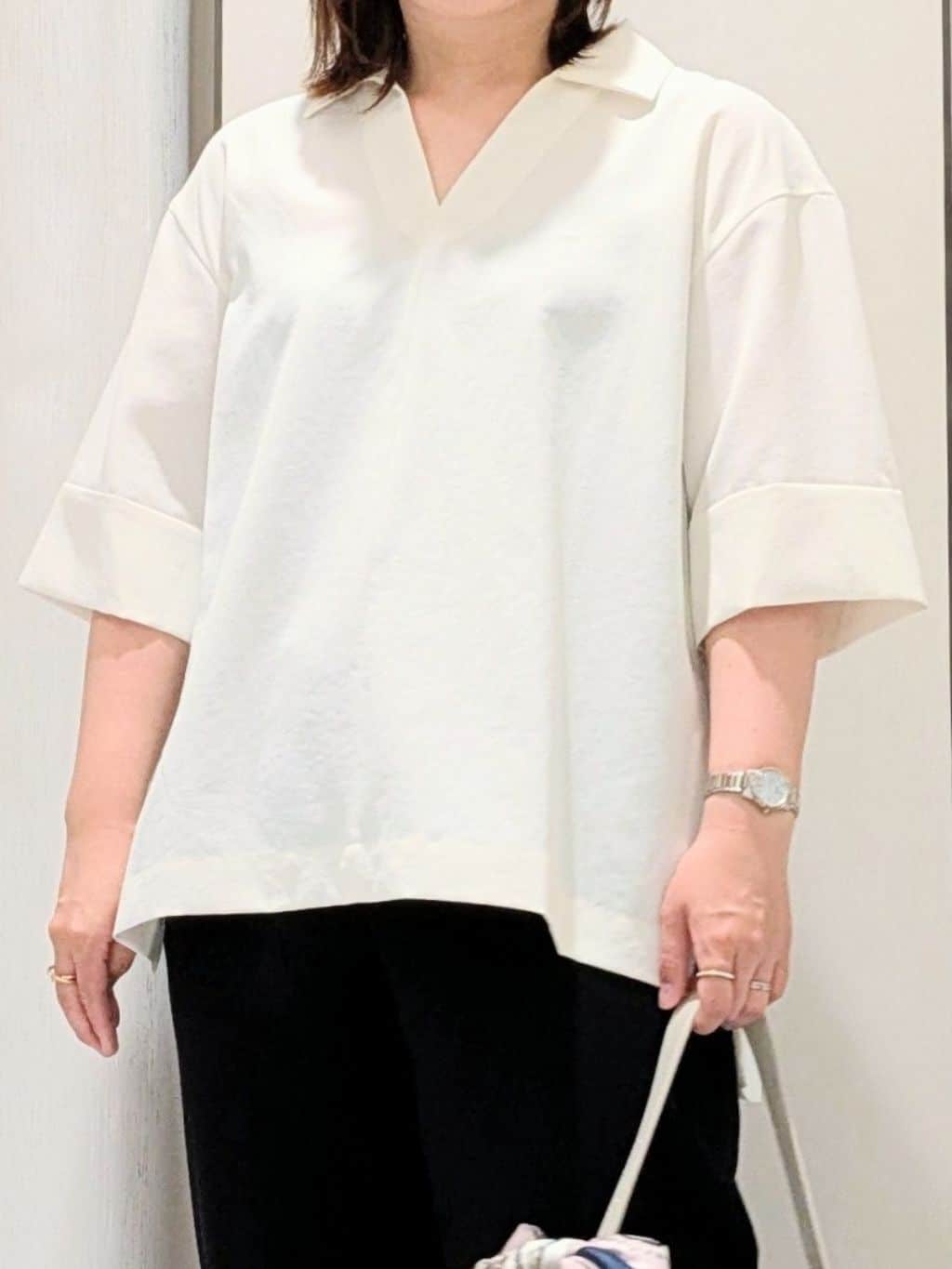 Onumaさんの「UNTITLED｜【UVカット/接触冷感/吸水速乾/ゆったり】V開きネックシャツ」を使ったコーディネート