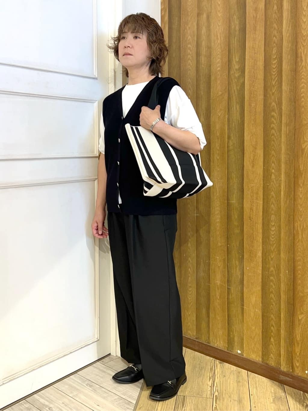yuriyuriさんの「SHOO･LA･RUE｜【ひんやり/洗える/S-LL】袖ねじりシルケットトップス」を使ったコーディネート