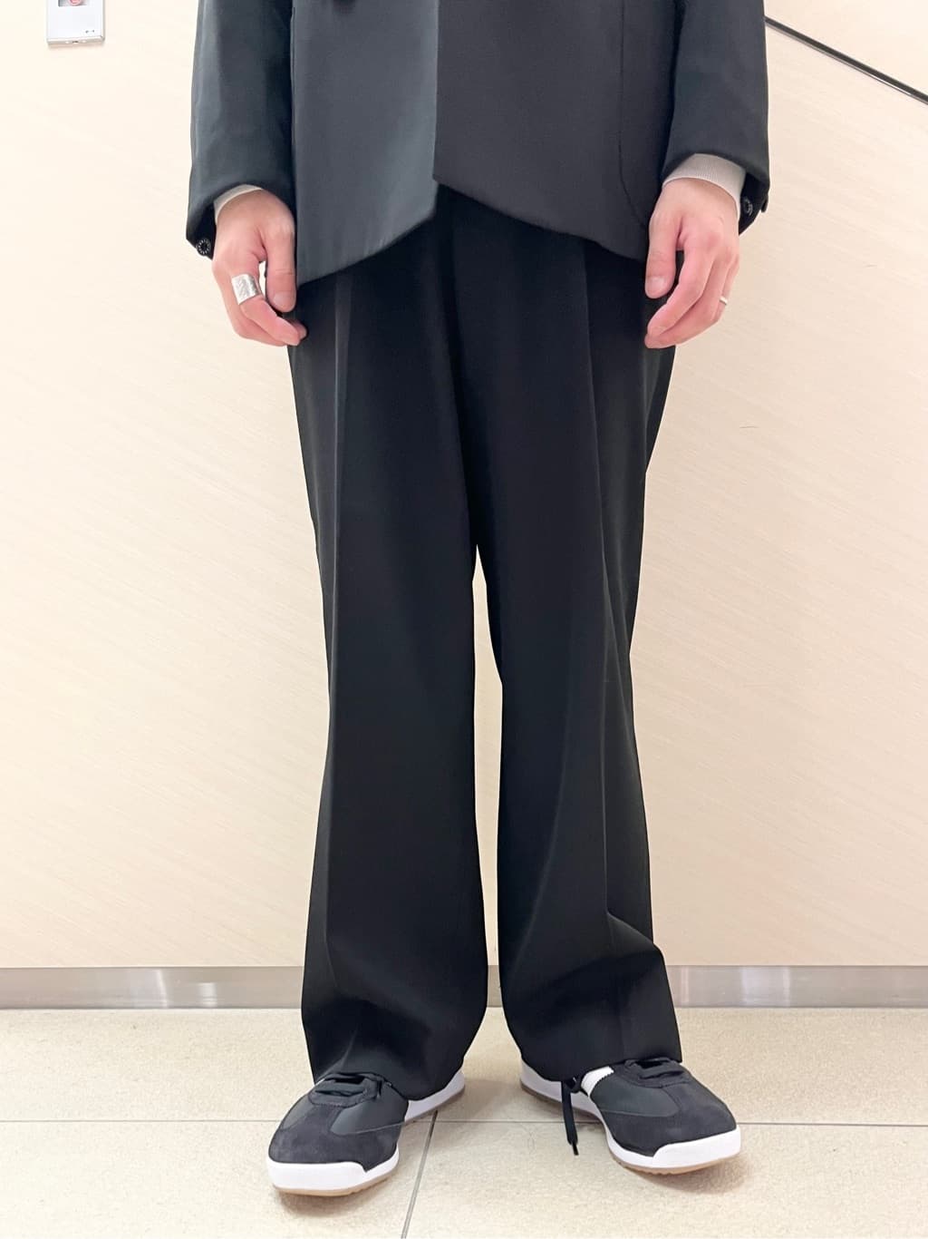 小山凌さんの「DRESSTERIOR｜◆【セットアップ可】クリアーカルゼ コンフォータブル ダブルジャケット」を使ったコーディネート