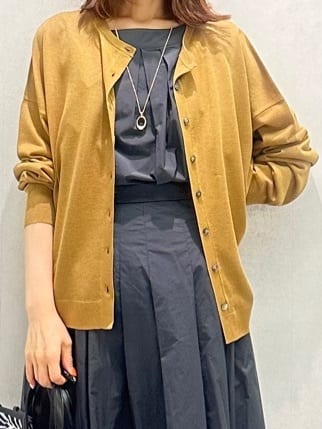 Miwaさんの「UNTITLED｜【2WAY/セットアップ可/ノースリーブ/前ボタン】ファブリカブラウス」を使ったコーディネート