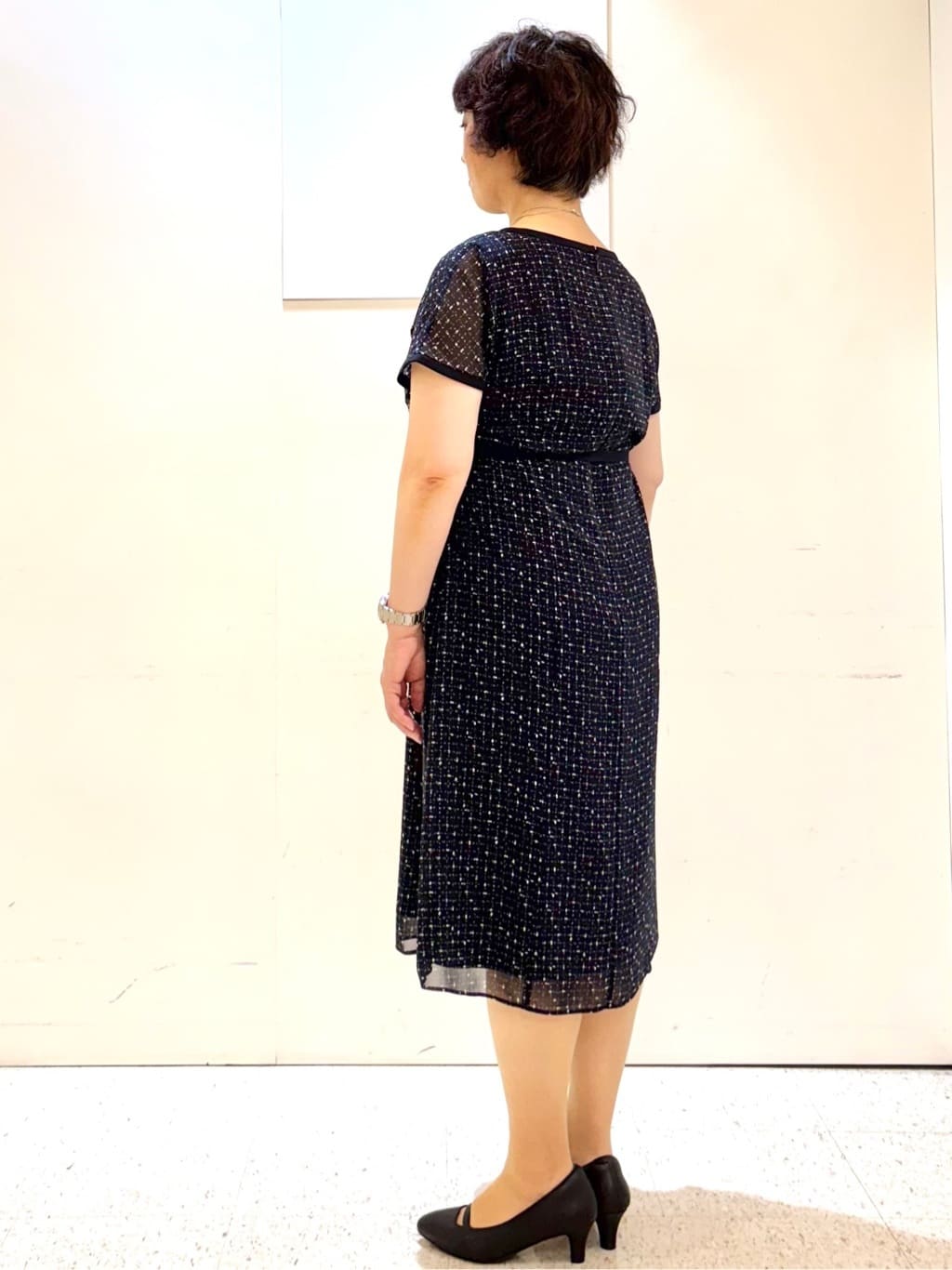 ヤスコさんの「Reflect｜【WEB先行カラーあり／マシンウォッシュ可／ナローベルト付き】オフボディツイードチェックワンピース」を使ったコーディネート
