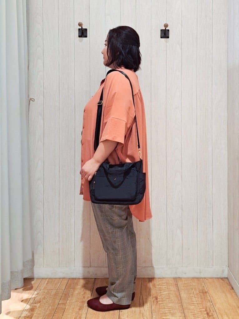 kotomiさんの「SHOO･LA･RUE｜【S-LL/体型カバー】気になる部分を隠したい大人のバックギャザーチュニック」を使ったコーディネート
