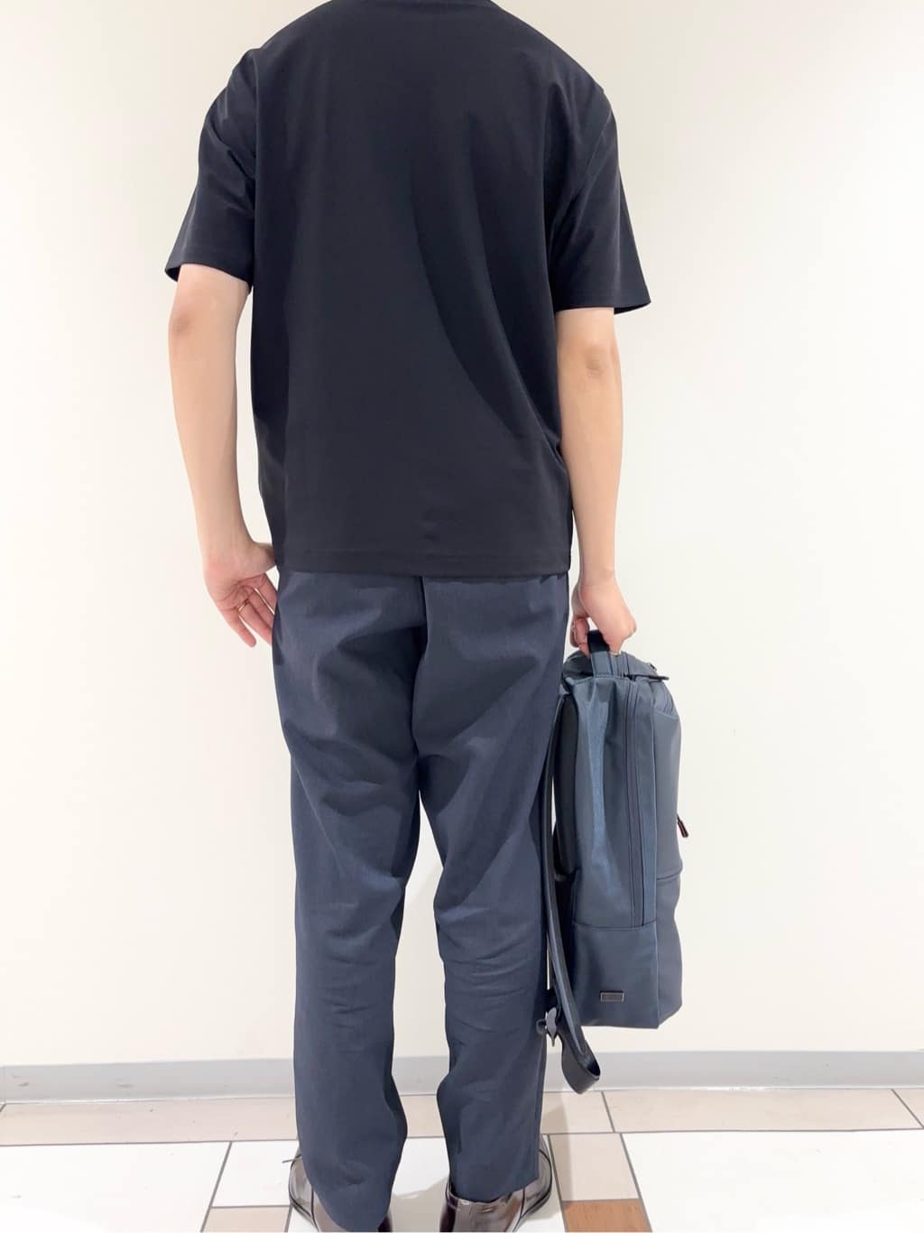 及川さんの「TAKEO KIKUCHI｜【COOL CITY WEAR】エアートール ポロシャツ /接触冷感・通気性」を使ったコーディネート