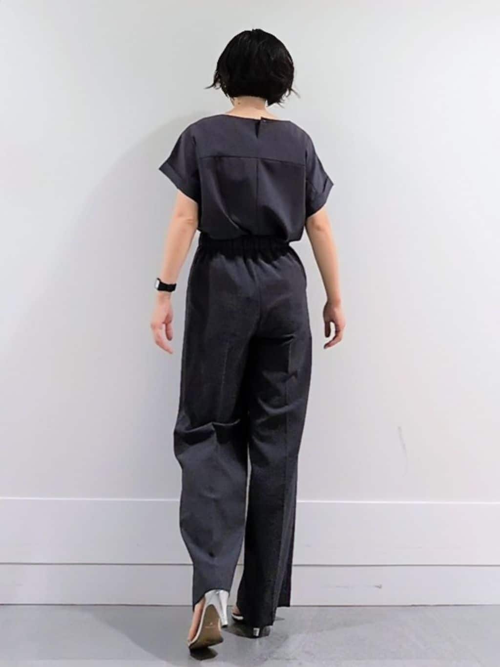 ミズタさんの「UNTITLED｜【セットアップ可/はっ水/通勤】リラククール 半袖ブラウス」を使ったコーディネート