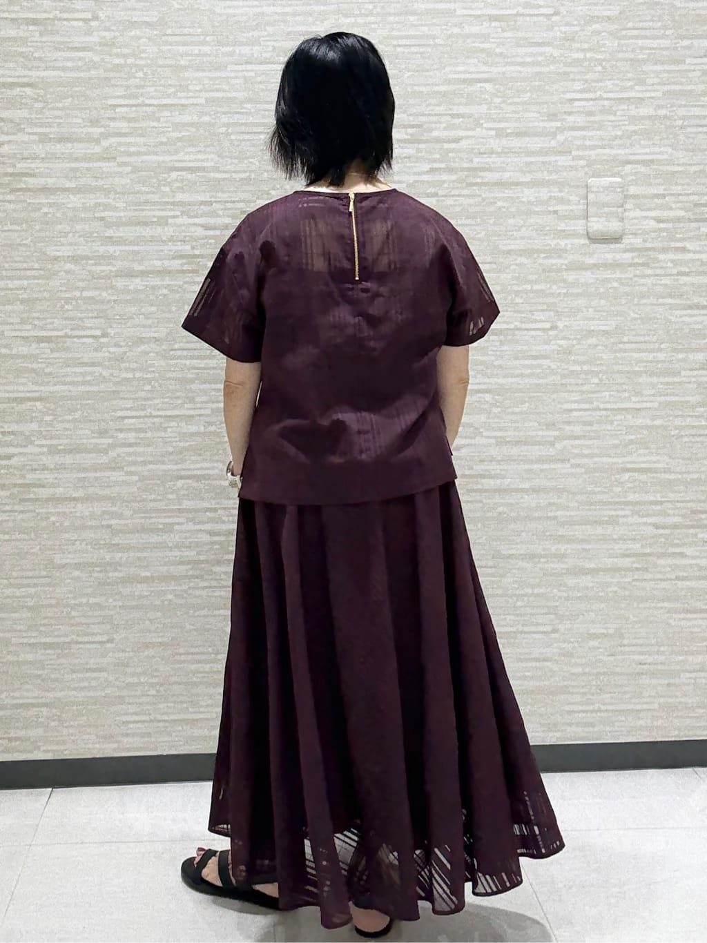 KITAさんの「UNTITLED｜【セットアップ可/エレガント】シアーチェックTブラウス」を使ったコーディネート