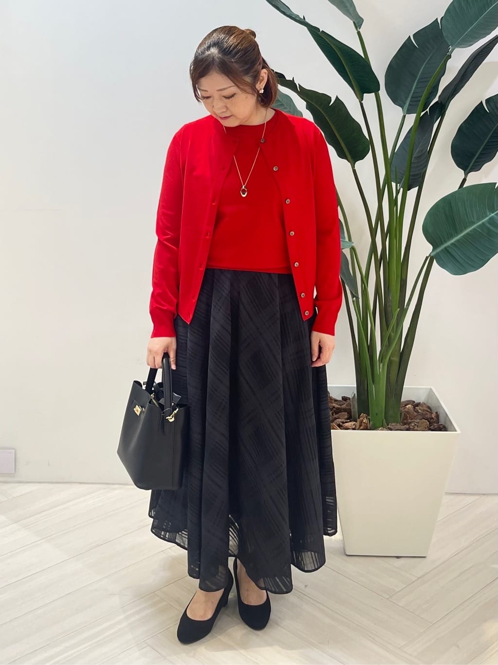 Tomoさんの「UNTITLED｜【アンサンブル可/薄手】ベーシッククルーネックカーディガン」を使ったコーディネート