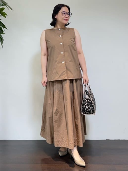 Asamiさんの「UNTITLED｜【2WAY/セットアップ可/ノースリーブ/前ボタン】ファブリカブラウス」を使ったコーディネート