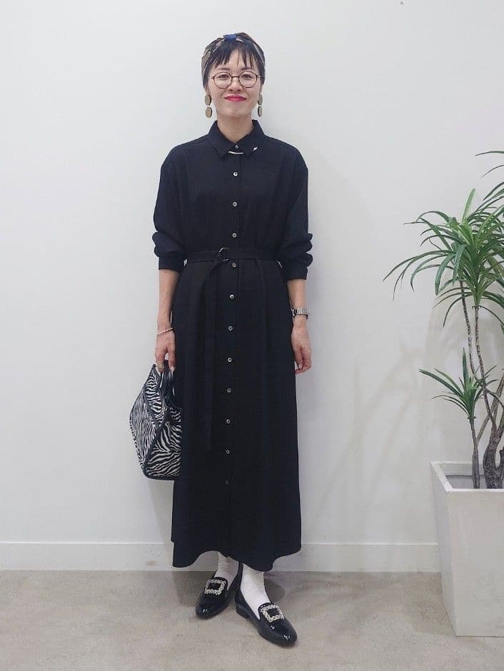 MUTSUKOさんの「UNTITLED｜【前開きボタン/ベルト付/羽織シャツ/】2WAYトレンチ風ワンピース」を使ったコーディネート