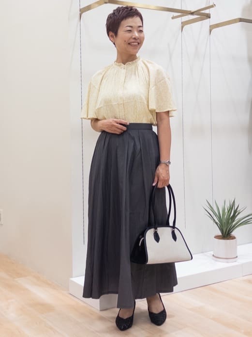 シュウコさんの「grove｜キレイも動きやすさも　美脚見えハイパーストレッチパンツ」を使ったコーディネート