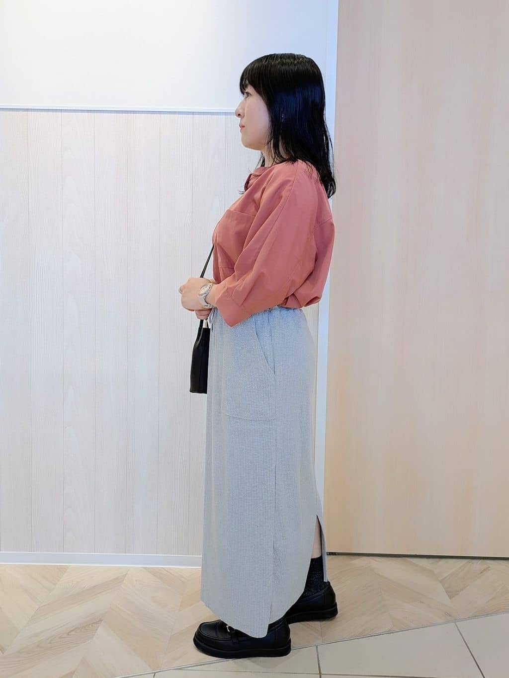 yuriさんの「SHOO･LA･RUE｜【S-LL/洗濯後しわになりにくい】コットン風 前あきドルマンブラウス」を使ったコーディネート