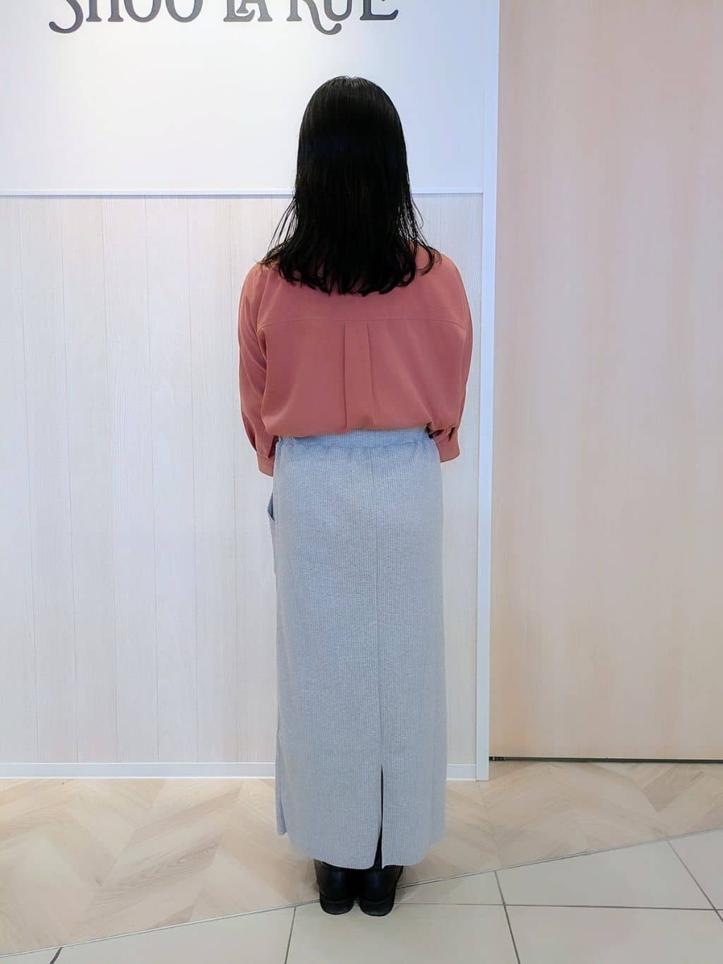 yuriさんの「SHOO･LA･RUE｜【S-LL/洗濯後しわになりにくい】コットン風 前あきドルマンブラウス」を使ったコーディネート