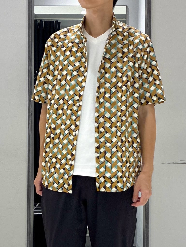 わいずみさんの「TAKEO KIKUCHI｜【COOL CITY WEAR】籠目アート柄 サッカーシャツ /通気性」を使ったコーディネート