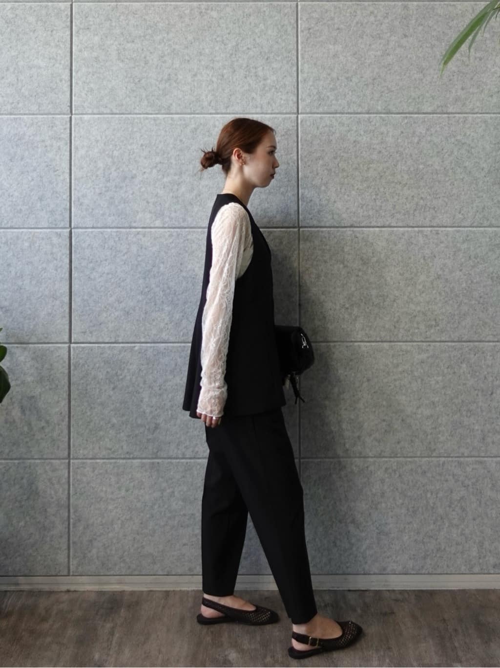 mitsukiさんの「INDIVI｜Comfy SET UP｜イージーテーパードパンツ【セットアップ対応／通勤/カセット服】」を使ったコーディネート
