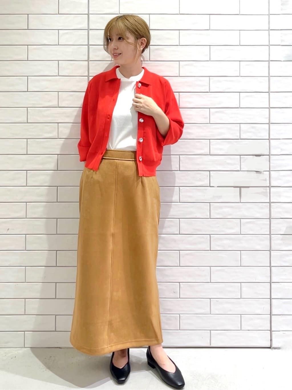 しおりさんの「OPAQUE.CLIP｜【Pontre Studio／ポンレストゥディオ】別注グラフィックTシャツ」を使ったコーディネート