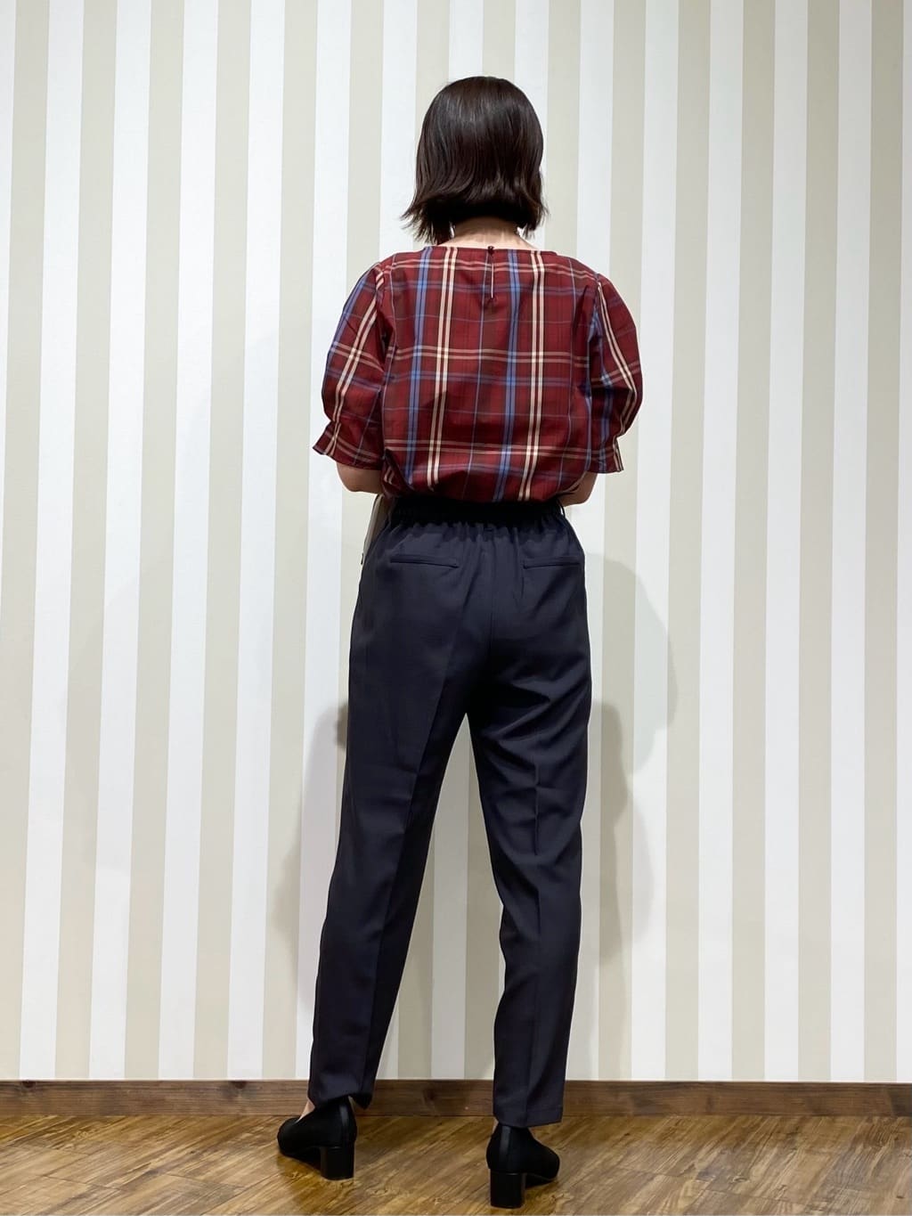 SAOさんの「SHOO･LA･RUE｜【S-LL/5分袖】お袖タックできれいに魅せる 大人のチェックブラウス」を使ったコーディネート