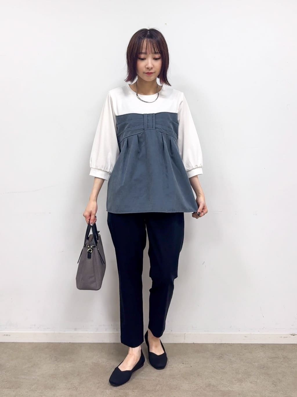 𝐜𝐡𝐢𝐤𝐚さんの「SHOO･LA･RUE｜【洗える/S-LL/美脚シルエット】ハイパーストレッチ テーパードパンツ」を使ったコーディネート