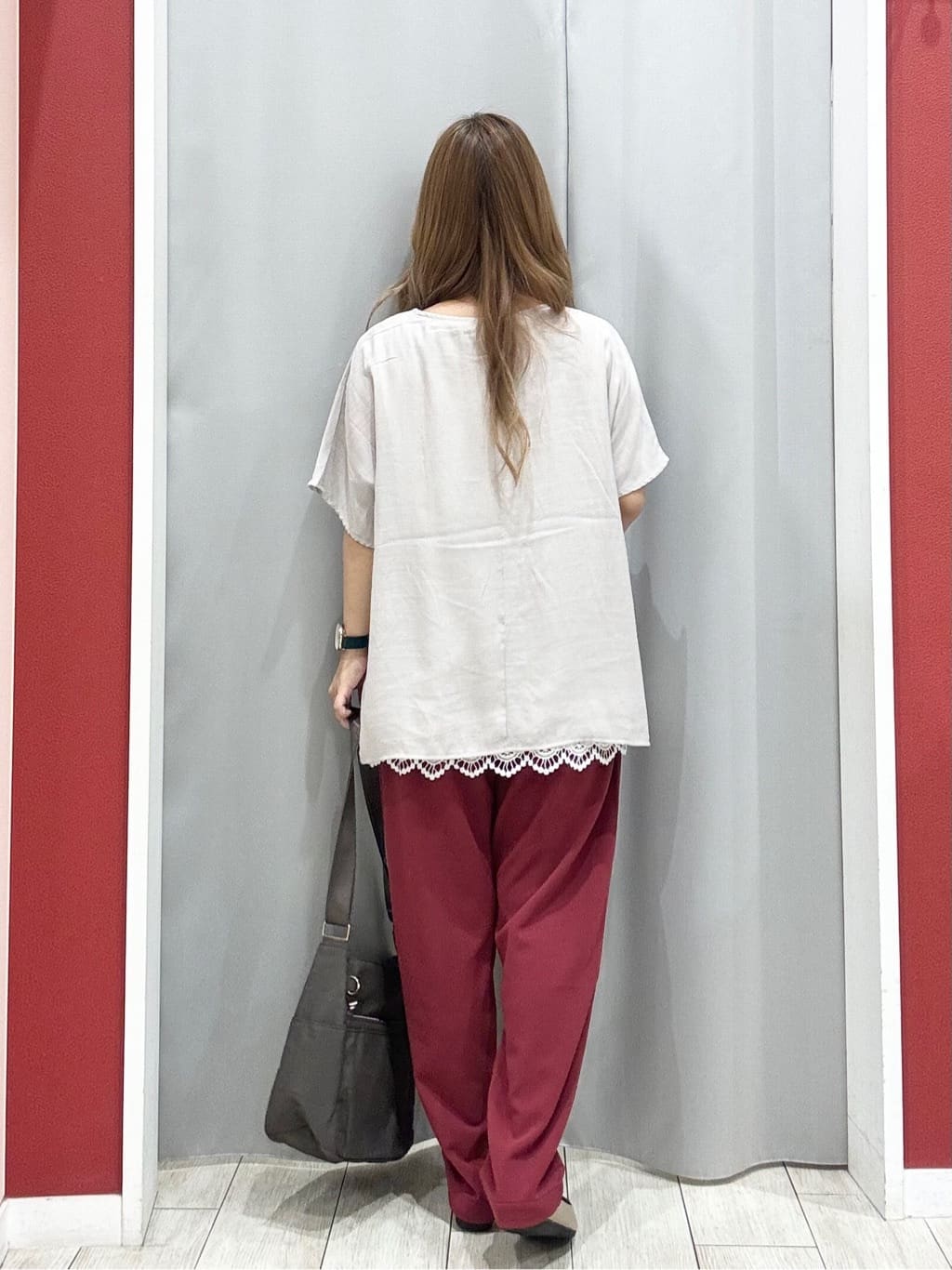 shioさんの「SHOO･LA･RUE｜【S-LL】着るだけで簡単にコーデが決まる レースレイヤード風ドルマントップス」を使ったコーディネート