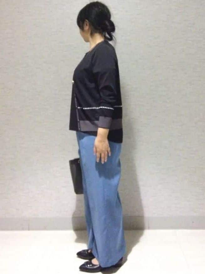 sakoさんの「Reflect｜【WEB先行カラーあり／手洗い可／アンサンブル可】バイカラーカーディガン」を使ったコーディネート