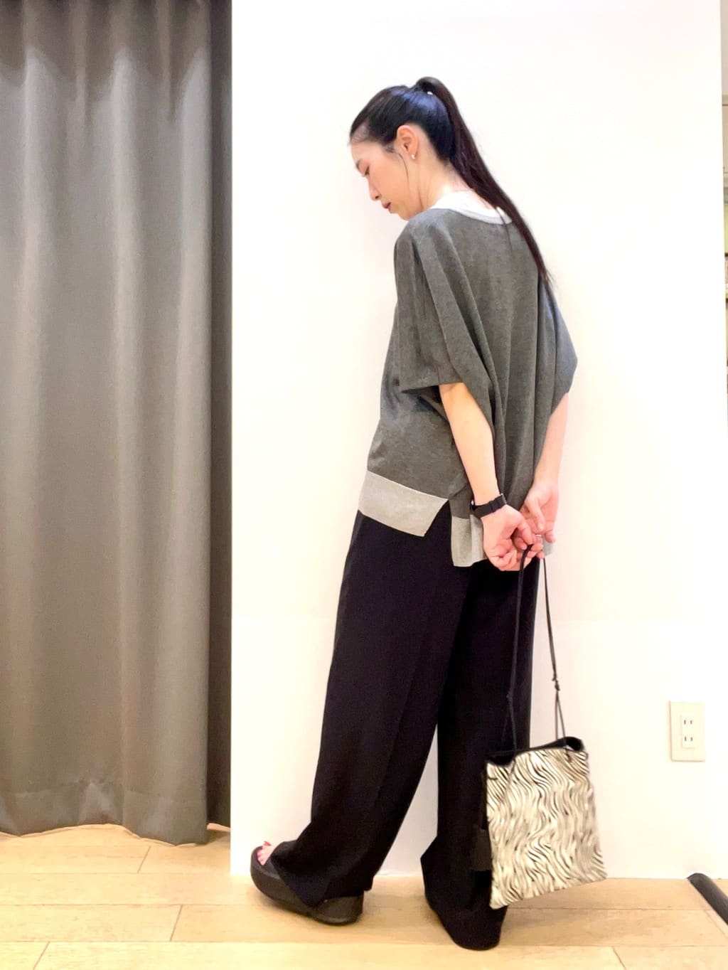 yukoさんの「INDIVI｜【洗える／二の腕カバー】バイカラーラメニット」を使ったコーディネート