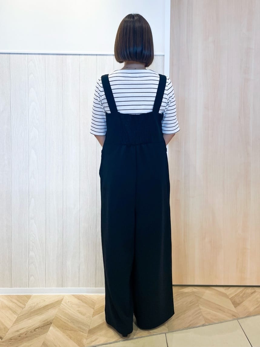tomoさんの「SHOO･LA･RUE｜【S-LL】女性らしさ漂うハートネック テレコ5分袖トップス」を使ったコーディネート