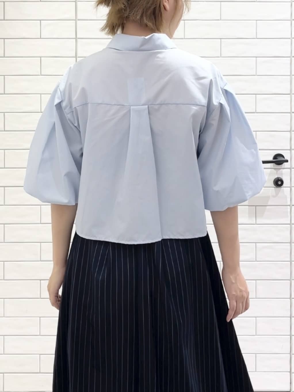 しおりさんの「OPAQUE.CLIP｜バルーンスリーブシャツ【洗濯機洗い可】」を使ったコーディネート