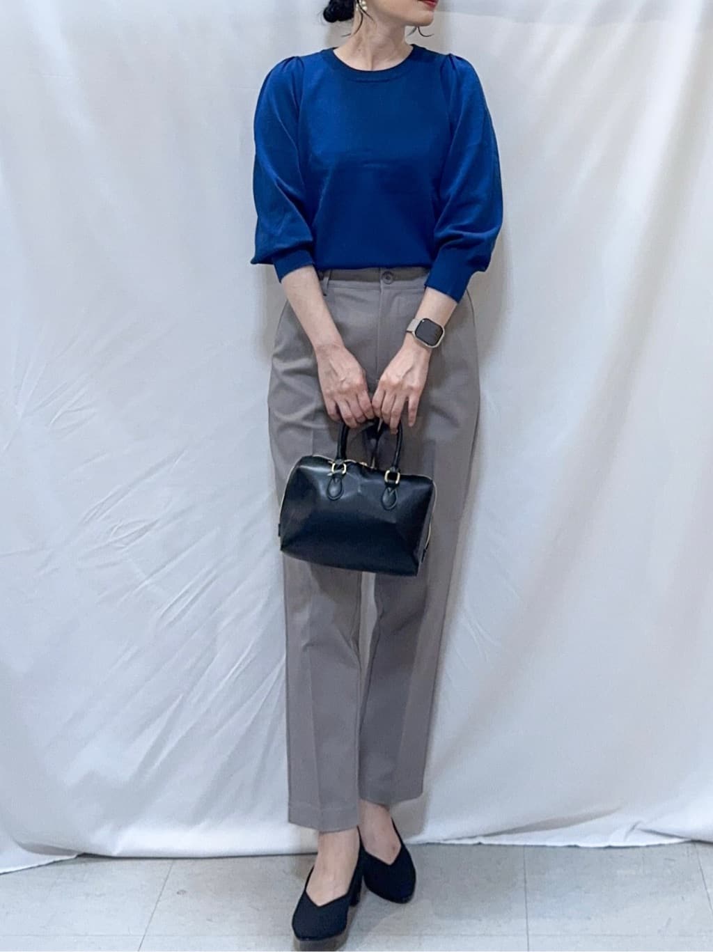 𝐇𝐢𝐫𝐨𝐦𝐢さんの「SHOO･LA･RUE｜【洗濯機可/S-3L/美脚シルエット】通勤・セレモニーにも　きちんと見えする ソフトスティックパンツ」を使ったコーディネート