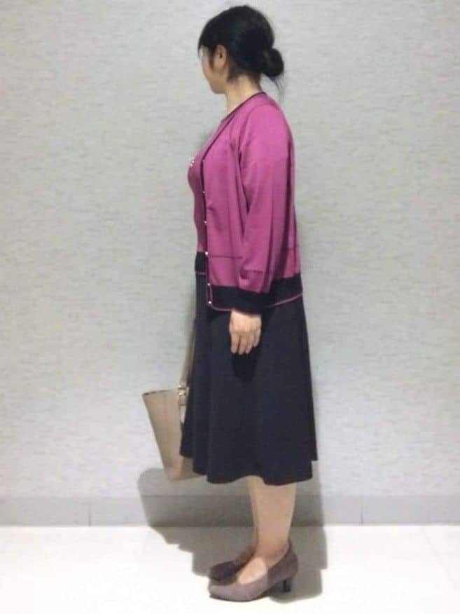 sakoさんの「Reflect｜【WEB先行カラーあり／手洗い可／アンサンブル可】バイカラーカーディガン」を使ったコーディネート