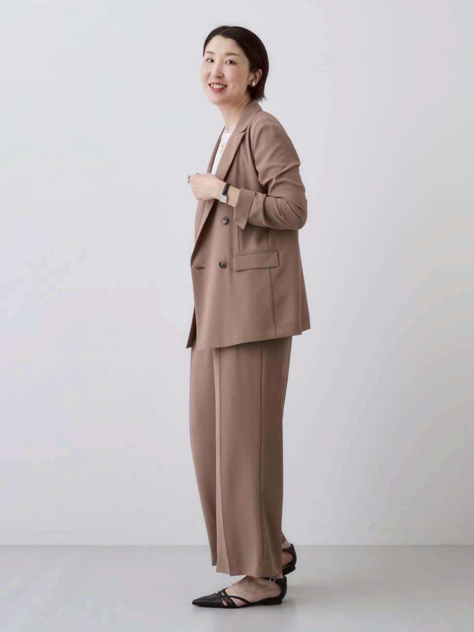 yuriさんの「INDIVI｜【軽く羽織れる！】ダブルジャケット」を使ったコーディネート