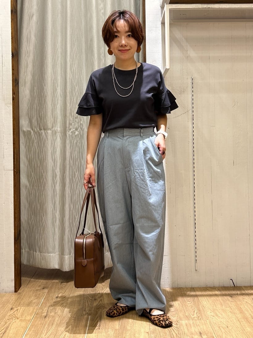 ga_riさんの「THE SHOP TK｜【汗染み防止】袖フリルTシャツ【UVカット/洗濯機OK】」を使ったコーディネート