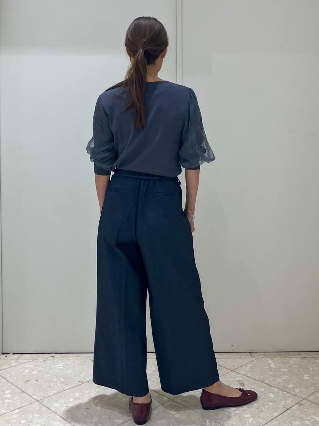  Maruさんの「OPAQUE.CLIP｜《5色展開》マジョリカプリーツスリーブニット【洗濯機洗い可】」を使ったコーディネート