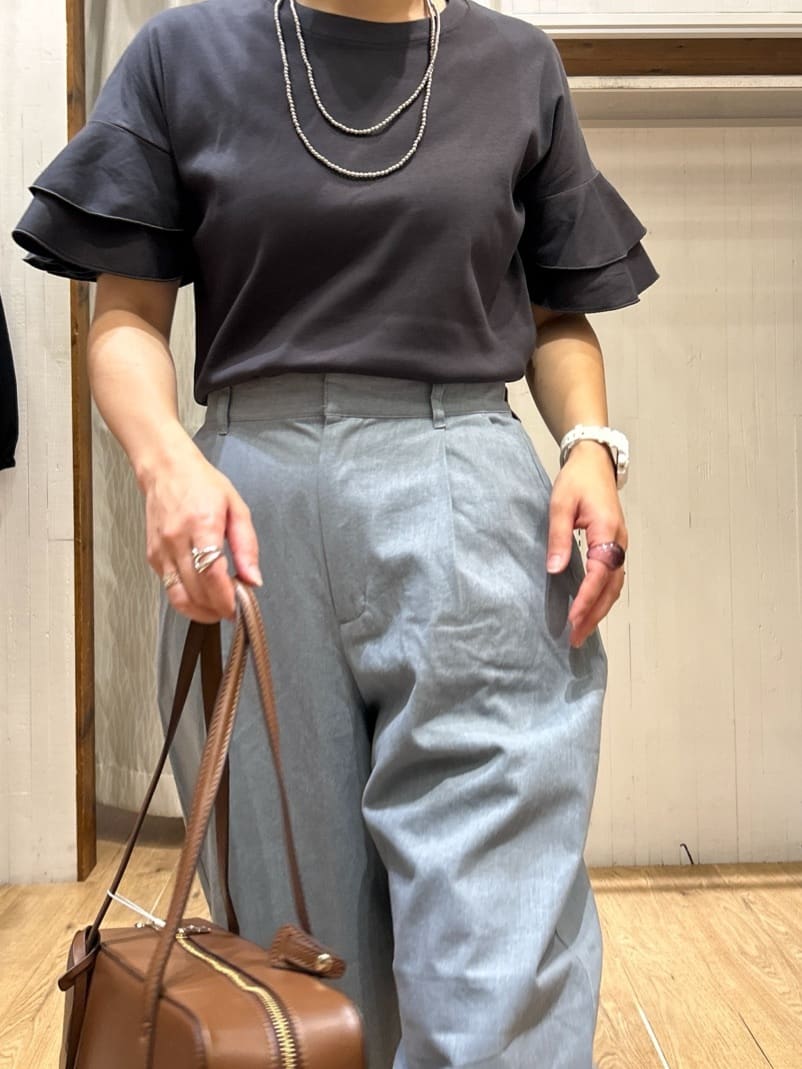 ga_riさんの「THE SHOP TK｜【汗染み防止】袖フリルTシャツ【UVカット/洗濯機OK】」を使ったコーディネート