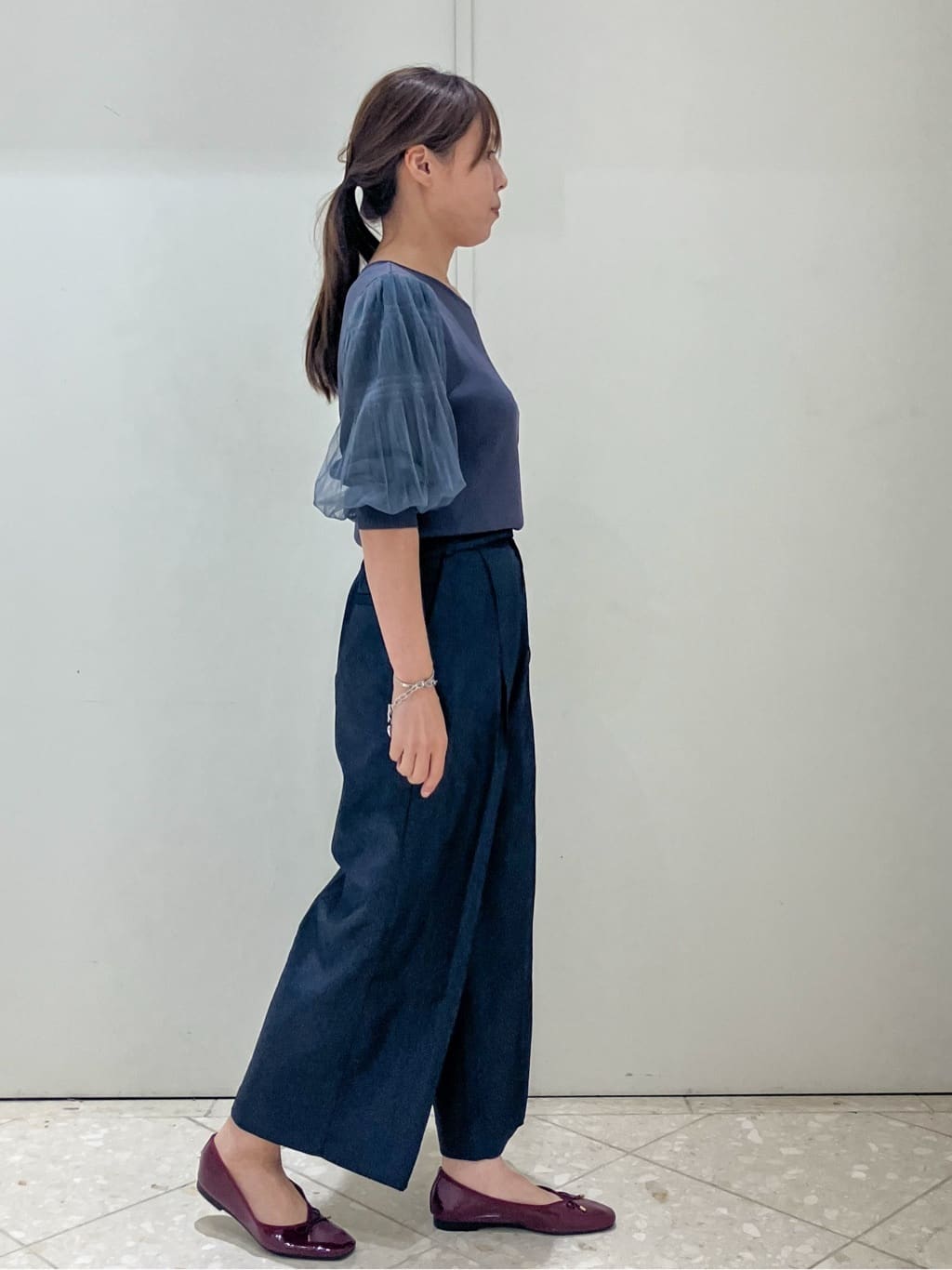  Maruさんの「OPAQUE.CLIP｜《5色展開》マジョリカプリーツスリーブニット【洗濯機洗い可】」を使ったコーディネート