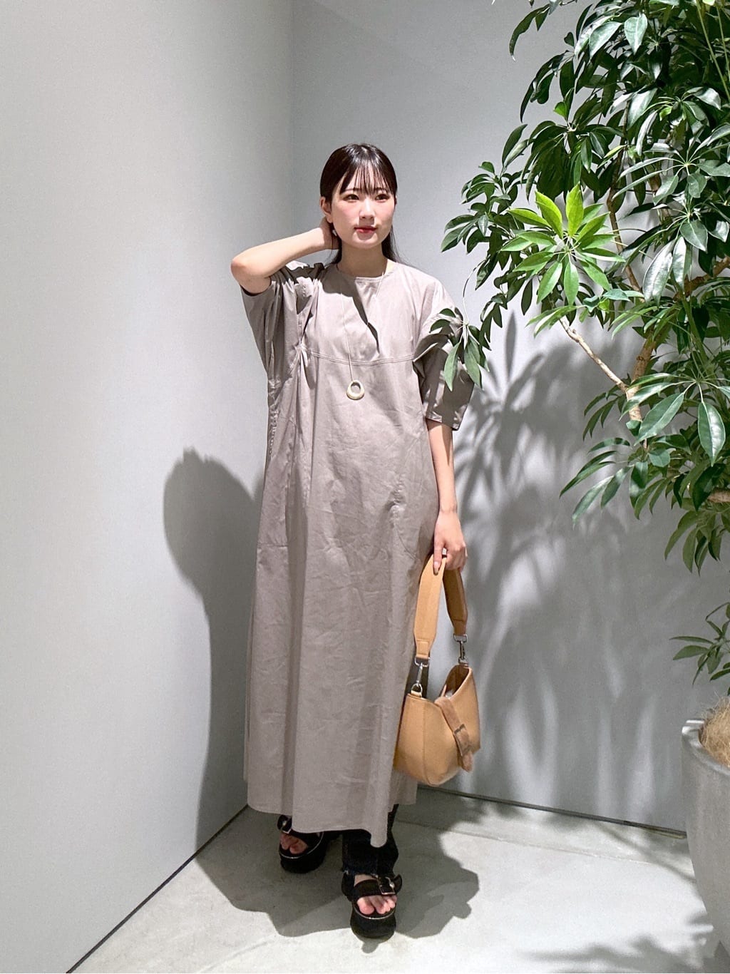 Renoさんの「INDIVI｜フォルムスリーブワンピース」を使ったコーディネート