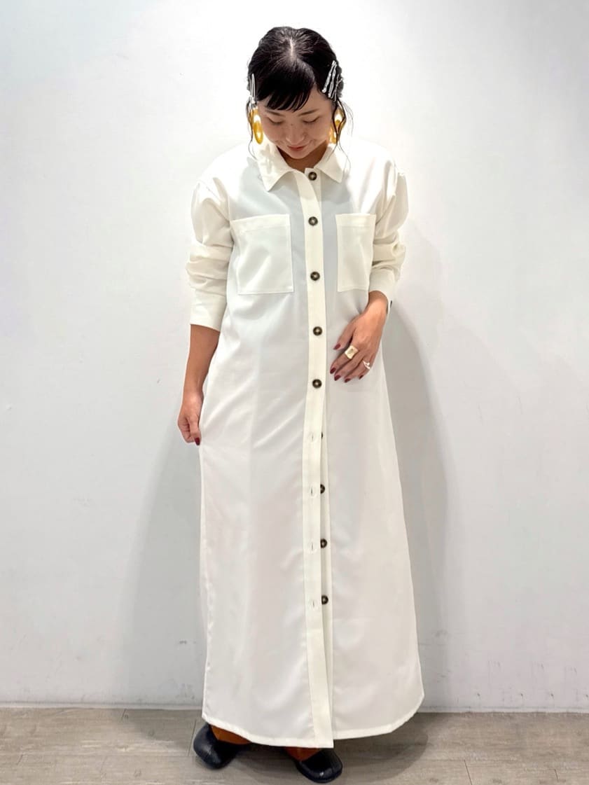 chikoさんの「OPAQUE.CLIP｜【es】ダブルポケットロングシャツワンピース【洗濯機OK】」を使ったコーディネート