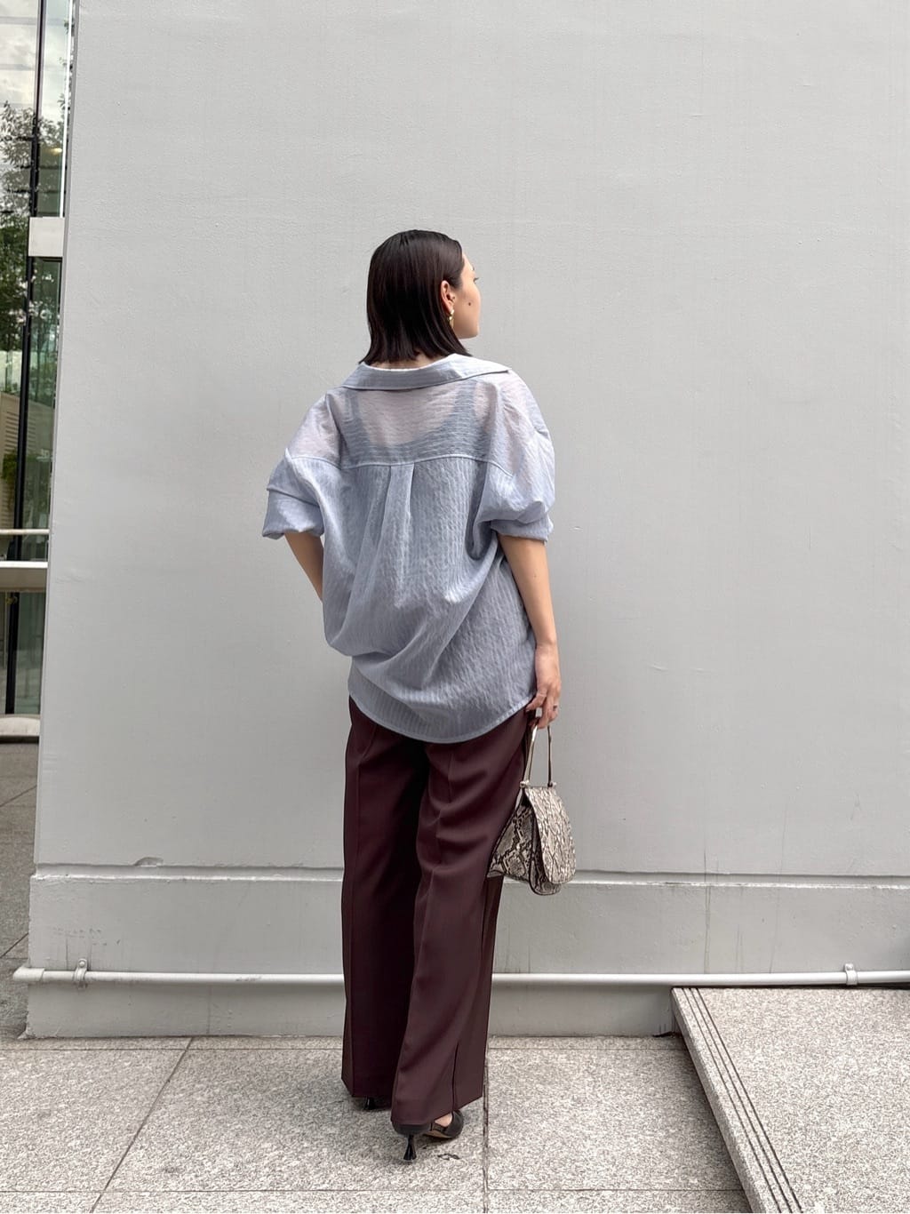 ayanoさんの「INDIVI｜Comfy SET UP｜イージーストレートワイドパンツ【セットアップ対応／通勤/カセット服】」を使ったコーディネート