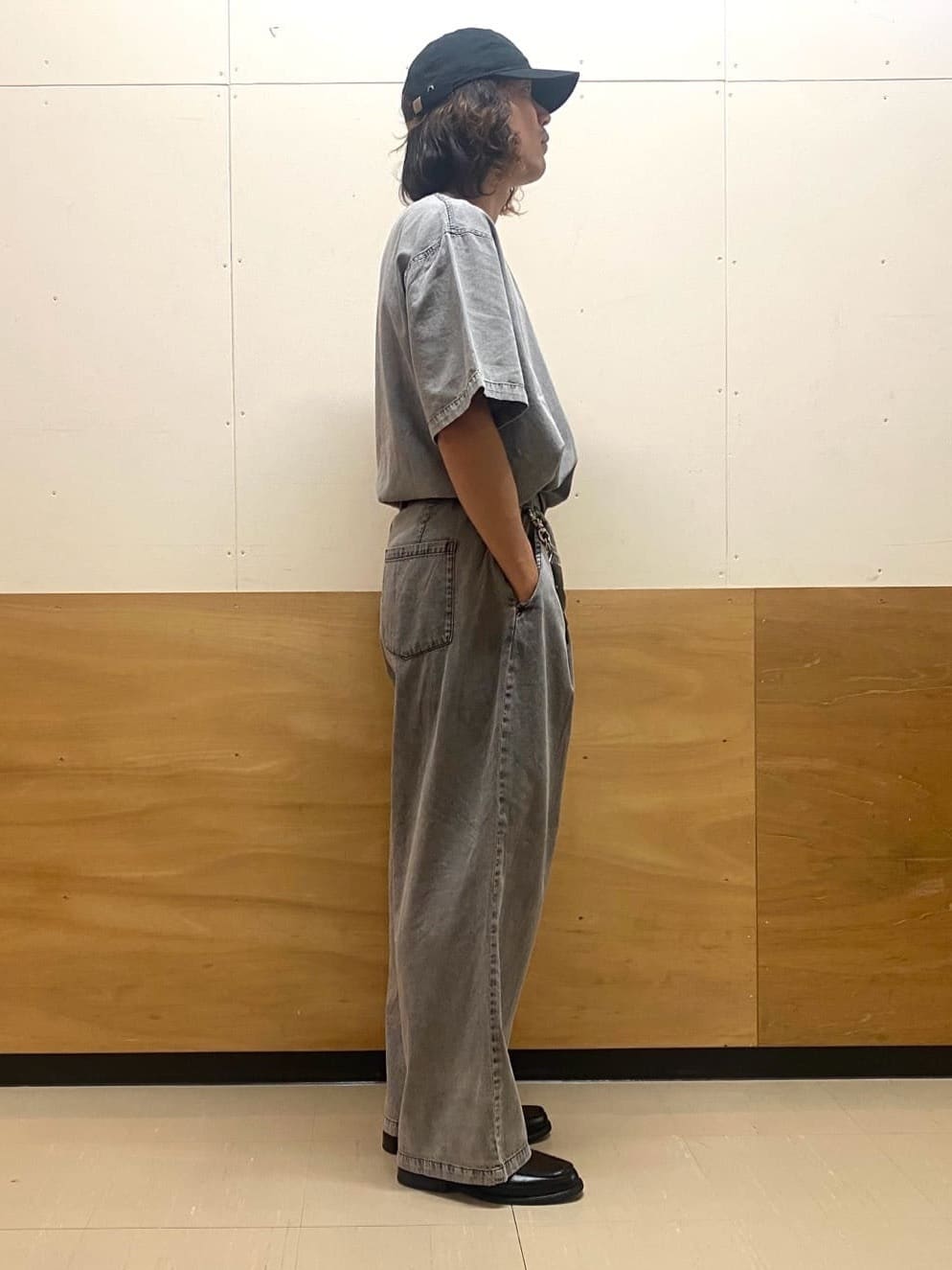 keyさんの「THE SHOP TK｜ライトデニム半袖Tシャツ【洗濯機OK】」を使ったコーディネート