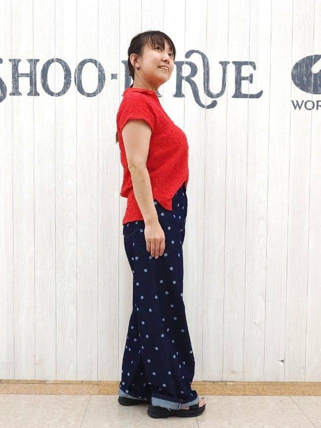 とろろさんの「SHOO･LA･RUE｜【S-LL】一枚で着映え フレンチスリーブ ポロスキッパートップス」を使ったコーディネート