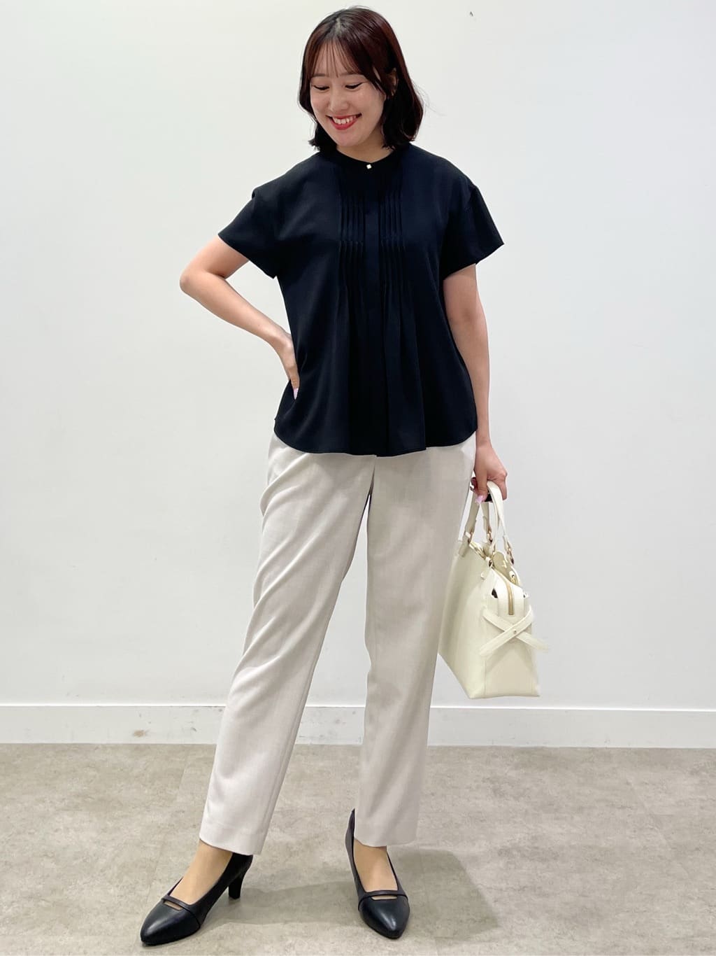 yukariさんの「Reflect｜【インナーに◎／すっきり見え！長め丈】タックデティールブラウス」を使ったコーディネート