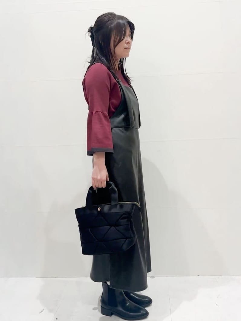 Minさんの「OPAQUE.CLIP｜レザー調フレアジャンスカ【洗える】」を使ったコーディネート