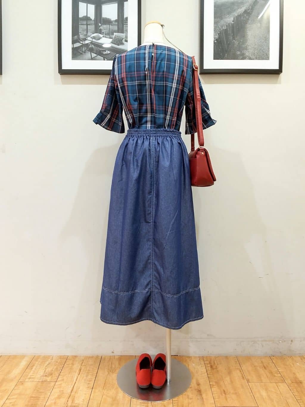 名前さんの「SHOO･LA･RUE｜【S-LL/5分袖】お袖タックできれいに魅せる 大人のチェックブラウス」を使ったコーディネート