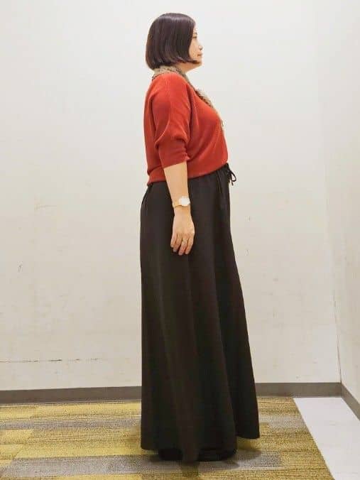 okayuさんの「THE SHOP TK｜6分袖ガータードルマンニット【エコベロ/洗濯機OK】」を使ったコーディネート