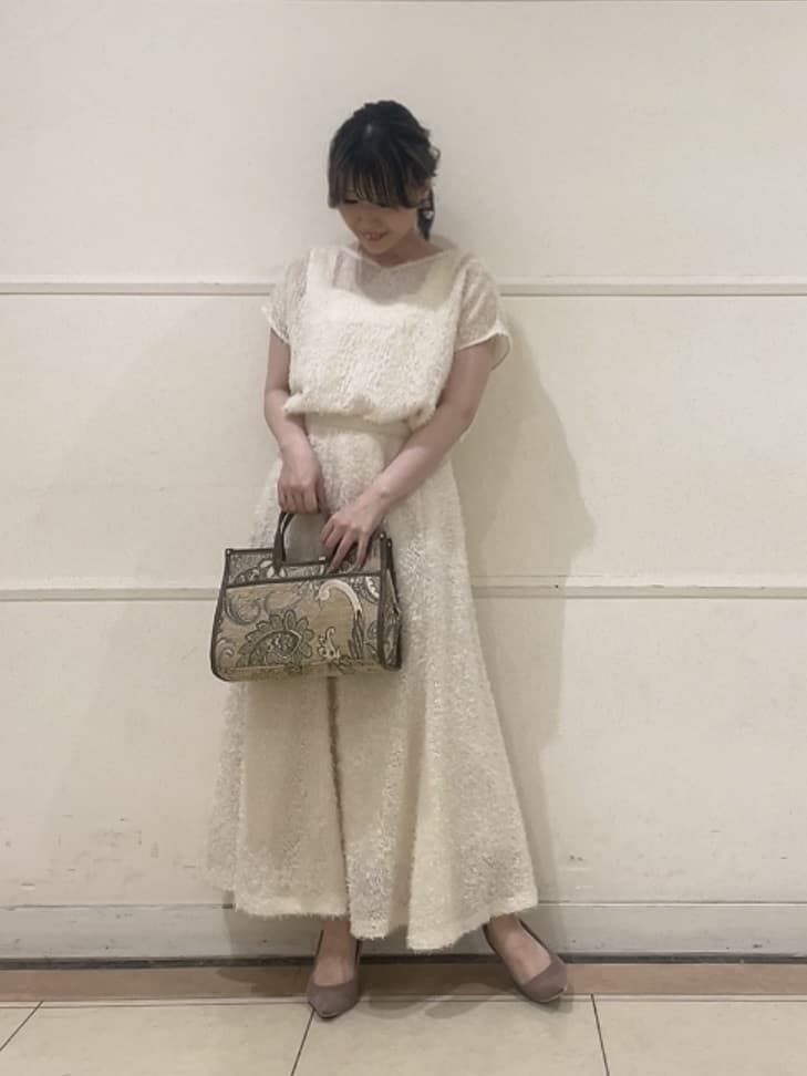 watanabeさんの「UNTITLED｜【セットアップ可/洗える】フェザーフレンチスリーブブラウス」を使ったコーディネート