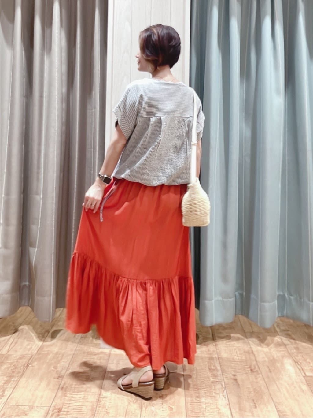 aaamiさんの「SHOO･LA･RUE｜麻調ティアードスカート」を使ったコーディネート