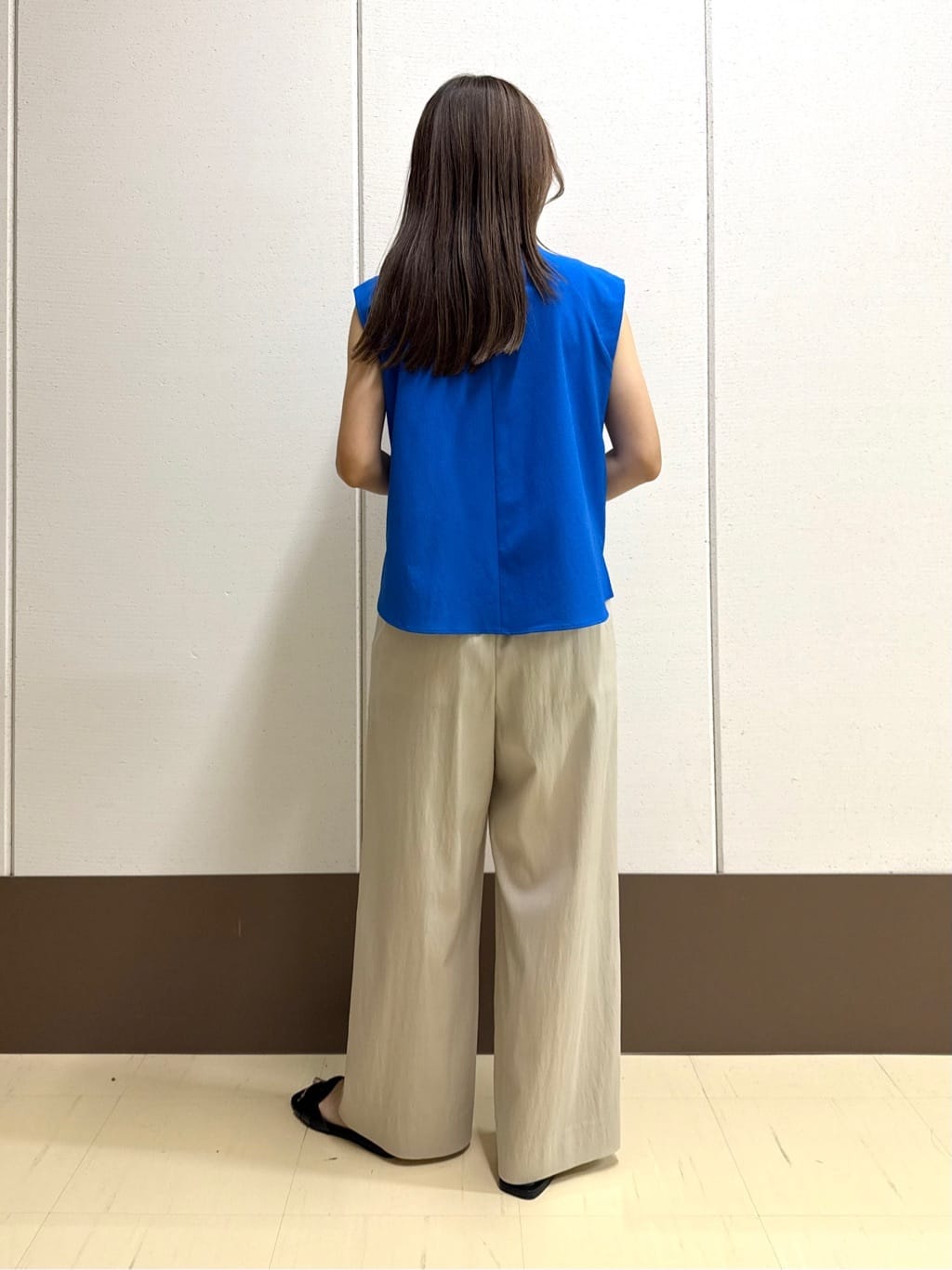 mamiさんの「INDIVI｜【クールエアー素材／UVケア／吸汗速乾】エアリータックブラウス」を使ったコーディネート