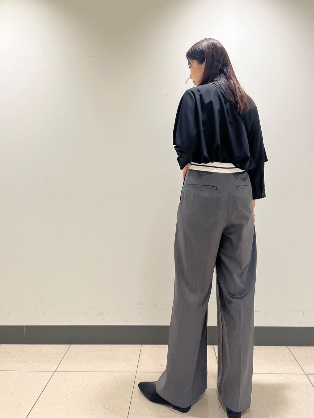 shokoさんの「INDIVI｜【羽織りとしても活躍！】ケープカラーブラウス」を使ったコーディネート